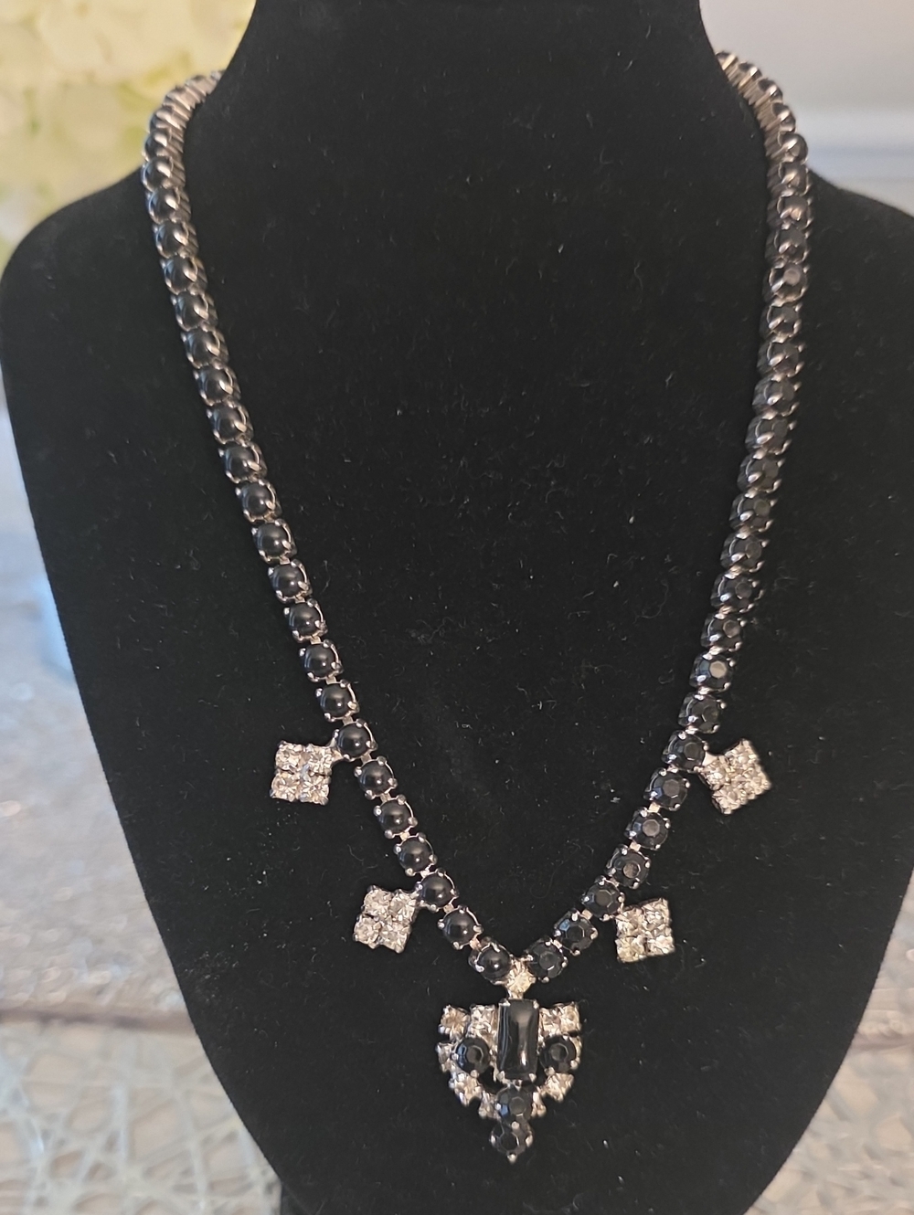 Vintage Black and Silver Faceted Gem Necklace